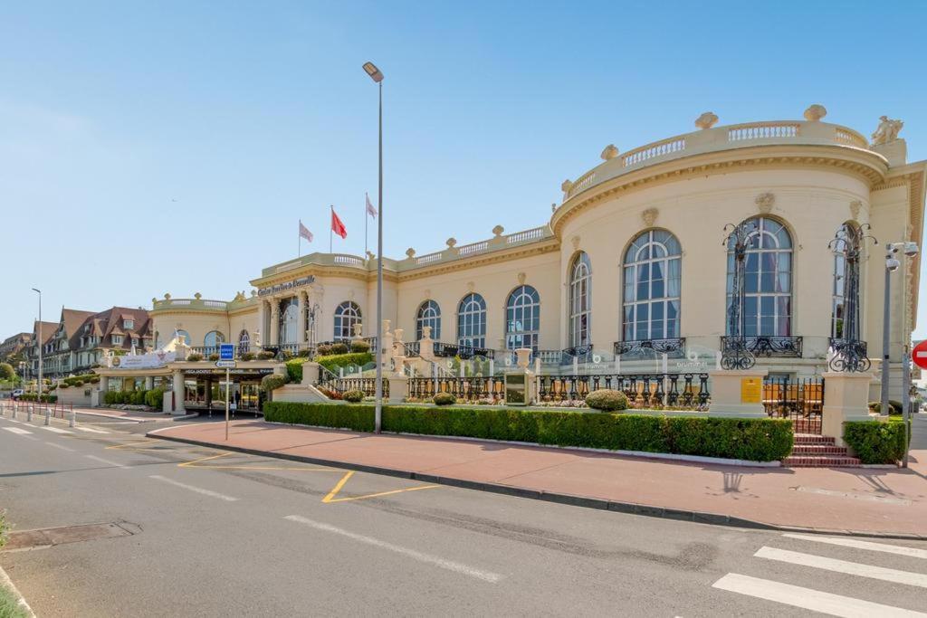 Cosy Deluxe - Deauville Centre Exterior photo